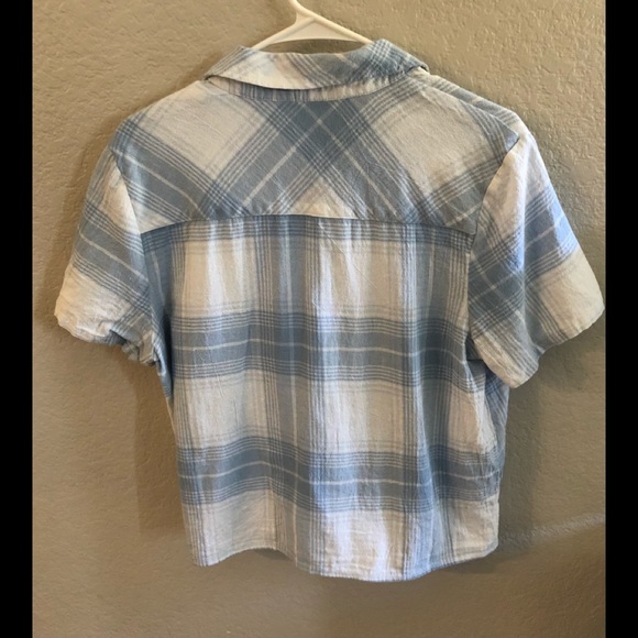 Universal Thread shirt - Picture 2 of 4